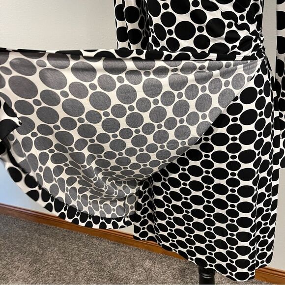 Elegant Black and White Polka Dot Dress - Picture 5 of 14